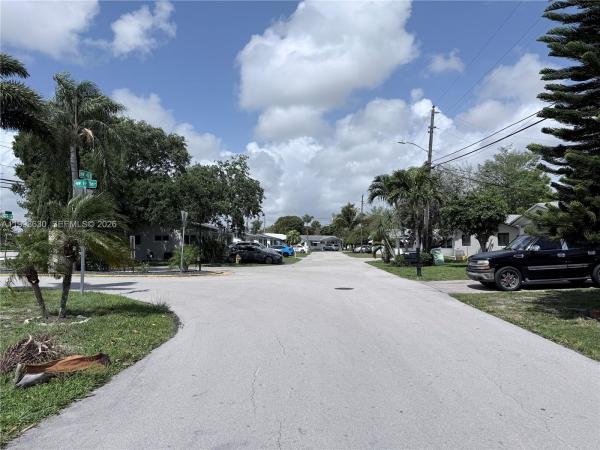 Tamarac Lakes, 1878 NW 45th Ct, Tamarac, Florida 33309, image 2
