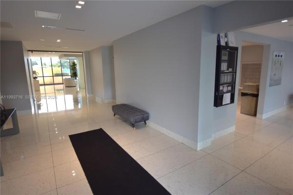 Coronado Tower 2, 20301 W Country Club Dr #1425, Aventura, Florida 33180, image 3