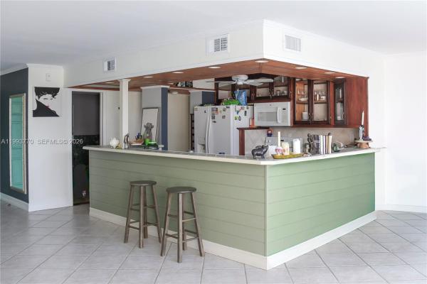 De Soto Park North, 2001 Atlantic Shores Blvd #312, Hallandale Beach, Florida 33009, image 1