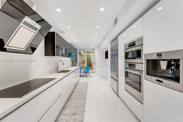 1524 NE Quayside Ter #A4, Unincorporated Dade County, Florida 33138, image 1