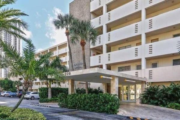 Kings Point Imperial, 220 Kings Point Dr #506, Sunny Isles Beach, Florida 33160, image 1