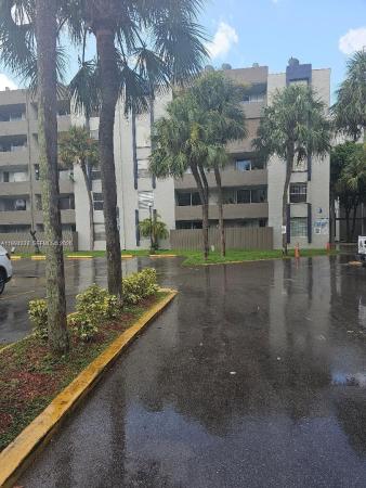 Samari Lake East, 10000 NW 80th Ct #2415, Hialeah Gardens, Florida 33016, image 2