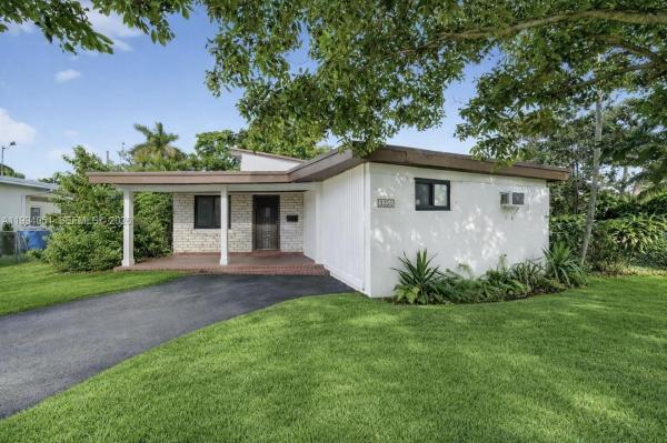 3255 SW 60th Ave, Unincorporated Dade County, Florida 33155, image 1