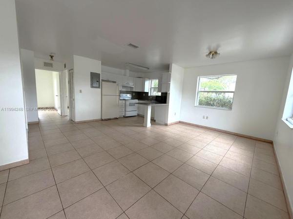 Lee Layne Villas, 14140 NE 2nd Ct #2, Golden Glades, Florida 33161, image 2
