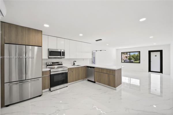 Hollywood Beach Gardens, 5635 Pierce St, Hollywood, Florida 33021, image 1