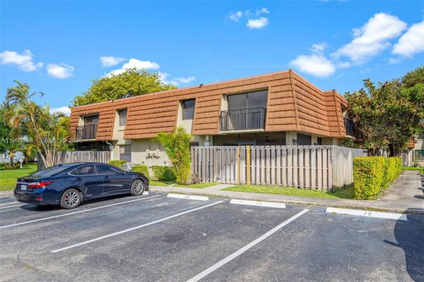 Evergreen Lakes, 4843 NW 95th Ave, Sunrise, Florida 33351, image 1