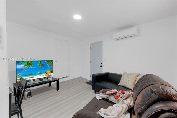 300 Northwest Blvd, Unincorporated Dade County, Florida 33126, image 3