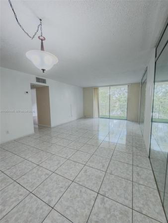 Summit Chase, 8411 NW 8th St #301, Fountainebleau, Florida 33126, image 1