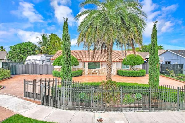 4225 SW 133rd Ct, Unincorporated Dade County, Florida 33175, image 1