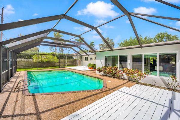 8541 SW 87th Ct, Unincorporated Dade County, Florida 33173, image 3