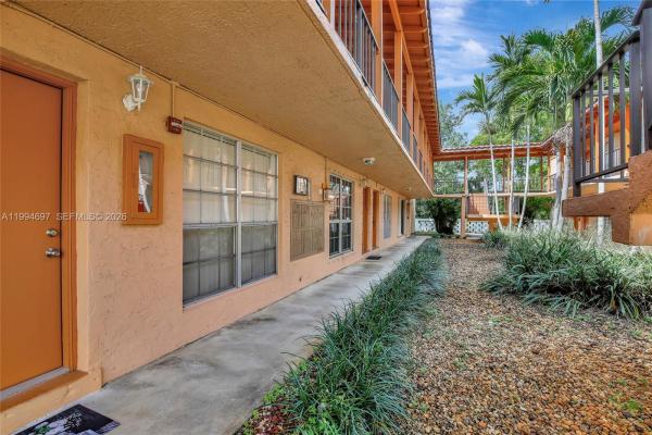 Cypress Village, 7241 Miami Lakes Dr #D14, Miami Lakes, Florida 33014, image 2