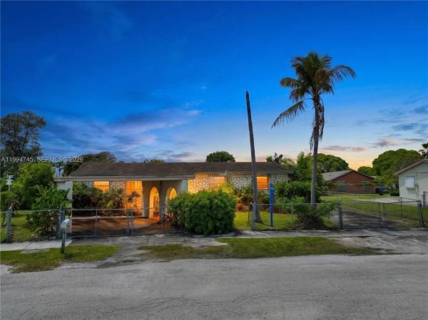 22732 SW 113th Pl, Unincorporated Dade County, Florida 33170, image 1