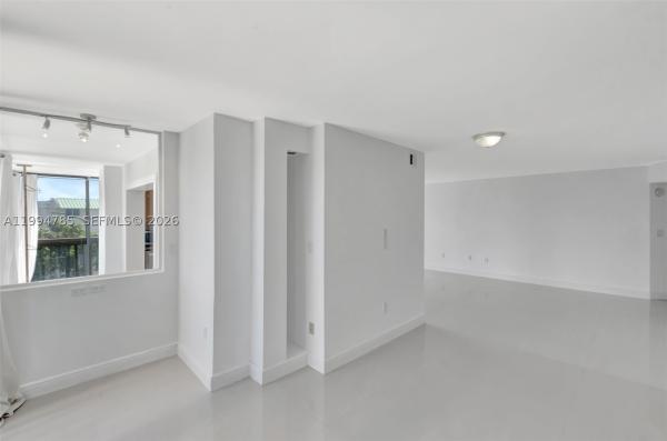 Brickell Bay Club, 2333 Brickell Ave #305, Miami, Florida 33129, image 2