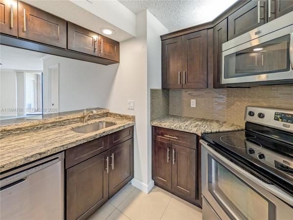 Plantation Racquet Club At Jacaranda, 10501 W Broward Blvd #408, Plantation, Florida 33324, image 3