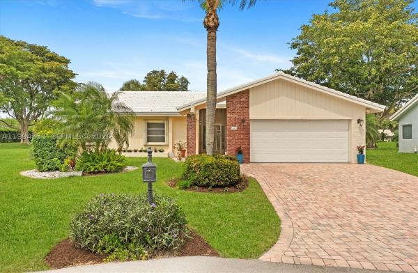 5669 Pinecrest Cir, Boca Raton, Florida 33433, image 2