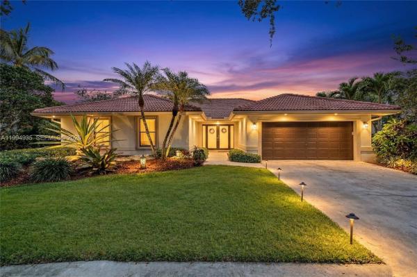 The Oaks 2 At Country Isles, 1601 Eastlake Way, Weston, Florida 33326, image 1