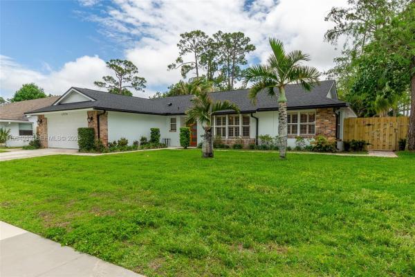 Sugar Pond Manor, 13976 Aster Ave, Wellington, Florida 33414, image 3