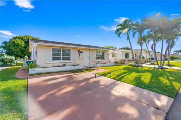 Mainlands Of Tamarac Lakes, 6802 NW 58th Ct, Tamarac, Florida 33321, image 1