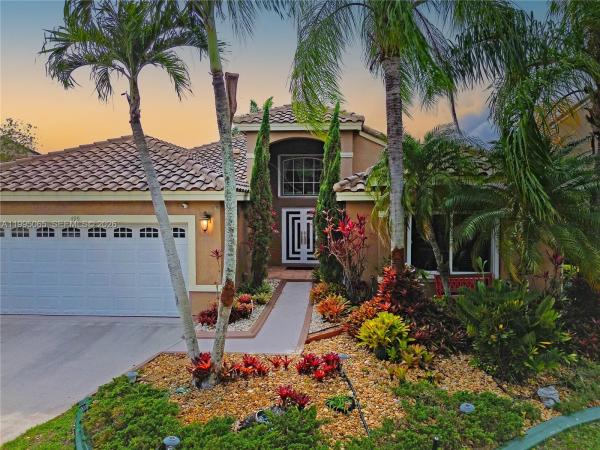 Cambridge Lake, 499 Cambridge Ln, Weston, Florida 33326, image 2