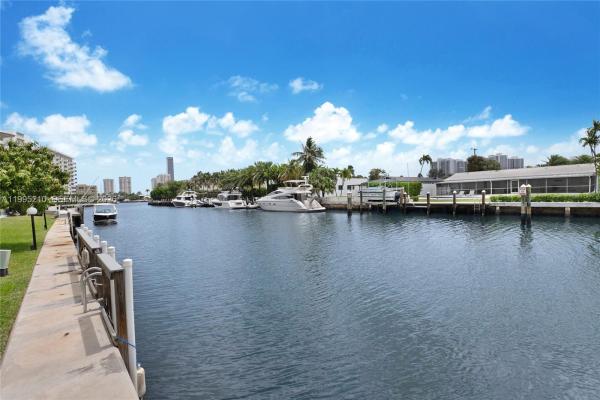 Isle Of Paradise, 455 Paradise Isle Blvd #101, Hallandale Beach, Florida 33009, image 2