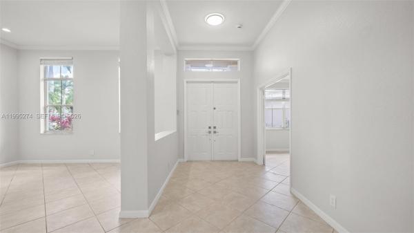 Hunters Pointe, 1907 Timberline Rd, Weston, Florida 33327, image 2