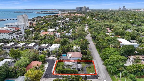 Glencoe, 1630 S Bayshore Dr, Miami, Florida 33133, image 2