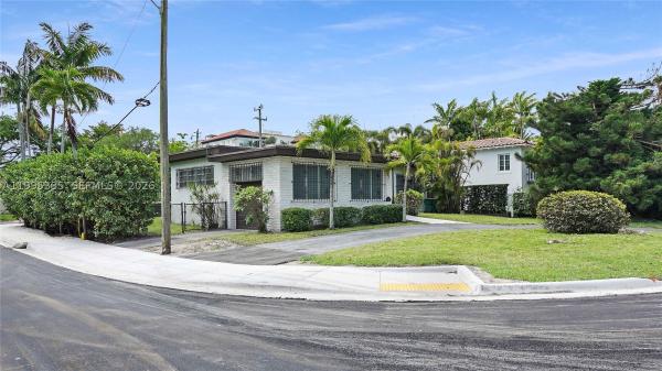 Glencoe, 1630 S Bayshore Dr, Miami, Florida 33133, image 3