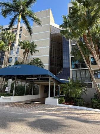 Country Club Village, 16300 Golf Club Rd #208, Weston, Florida 33326, image 1
