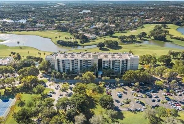 Country Club Village, 16300 Golf Club Rd #208, Weston, Florida 33326, image 1