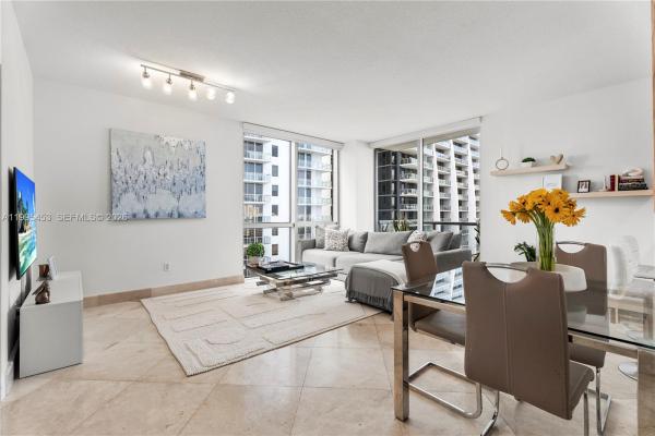 1060 Tower, 1060 Brickell Ave #2117, Miami, Florida 33131, image 2