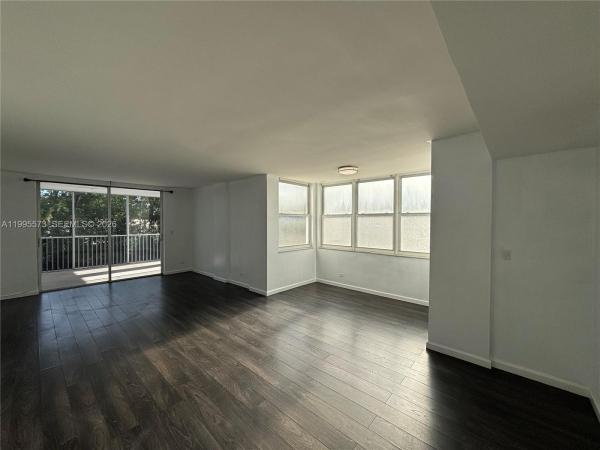 Eastern Shores White House, 3660 NE 166th St #215, North Miami Beach, Florida 33160, image 2