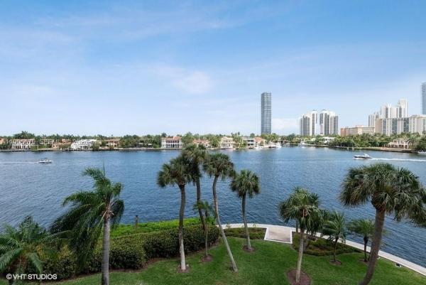 Turnberry Isle North, 19707 Turnberry Way #4H, Aventura, Florida 33180, image 3