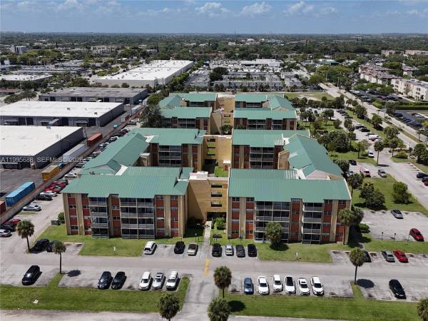 Royal Point, 3600 NW 21st St #309, Lauderdale Lakes, Florida 33311, image 2