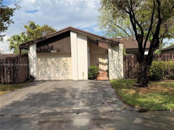 10828 SW 132nd Circle Ct, Unincorporated Dade County, Florida 33186, image 1