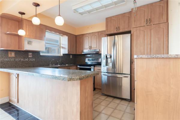 Club Estates, 450 SW 92nd Ave #1, Fountainebleau, Florida 33174, image 2