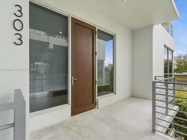 Eleven In The Roads, 529 SW 11th St #303, Miami, Florida 33129, image 3