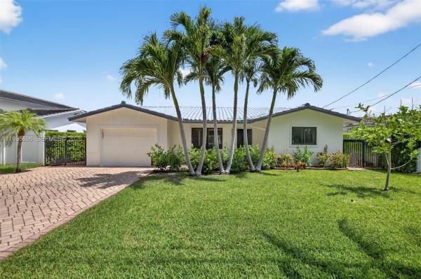 Pompano Isles, 2481 SE 15th St, Pompano Beach, Florida 33062, image 1