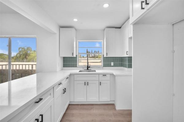 Apartments Enchante, 1960 Marseille Dr #304, Miami Beach, Florida 33141, image 1