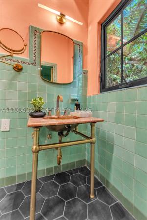 Hollywood Lakes, 1321 Tyler St, Hollywood, Florida 33019, image 2