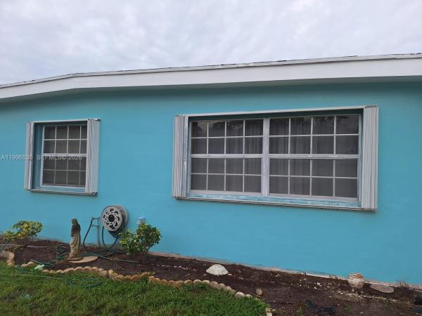 Lake Osborne Estates, 1115 Lake Geneva Dr, Lake Worth, Florida 33461, image 2
