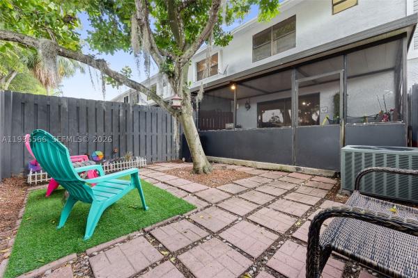 Southbridge At Pembroke Pointe, 10500 NW 3rd St, Pembroke Pines, Florida 33026, image 2