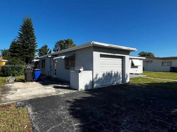 Oakland Estates, 4753 NW 41st St, Lauderdale Lakes, Florida 33319, image 2