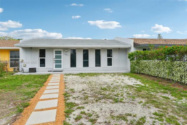 Leslie Estates, 2951 NW 195th St, Miami Gardens, Florida 33056, image 1