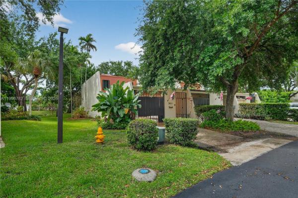 7833 SW 102nd Pl, Unincorporated Dade County, Florida 33173, image 3