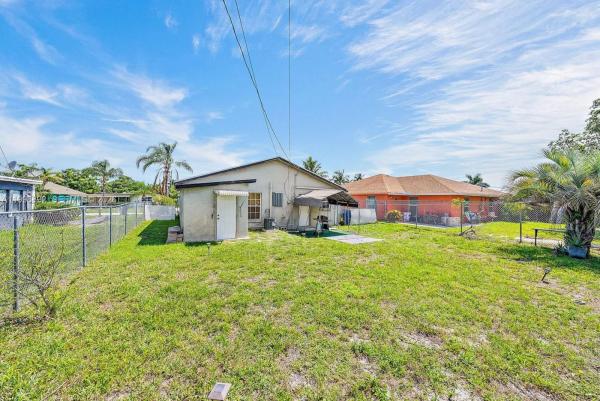 Inlet City, 1303 W 6th St, Riviera Beach, Florida 33404, image 2