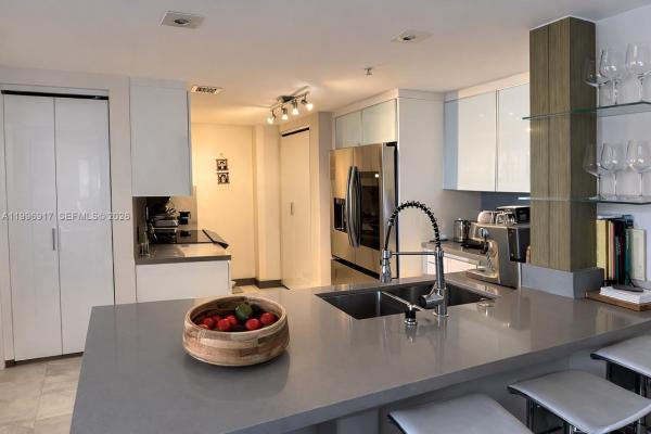 Courvoisier Courts, 701 Brickell Key Blvd #1611, Miami, Florida 33131, image 1