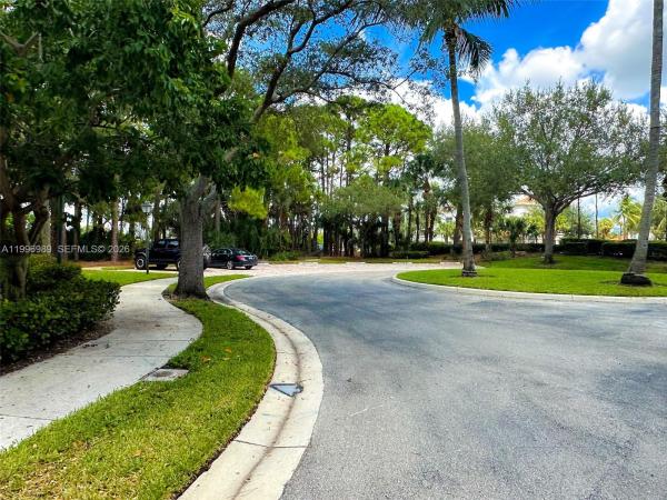 Catalina Lakes, 197 Santa Barbara Way, Palm Beach Gardens, Florida 33410, image 3