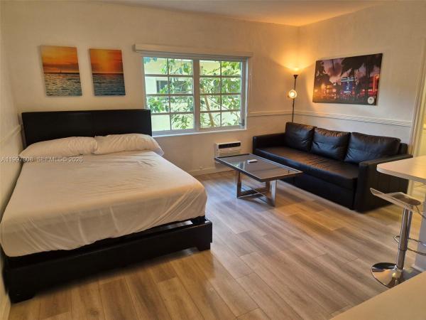 El Vicentin, 1021 Euclid Ave #10, Miami Beach, Florida 33139, image 1