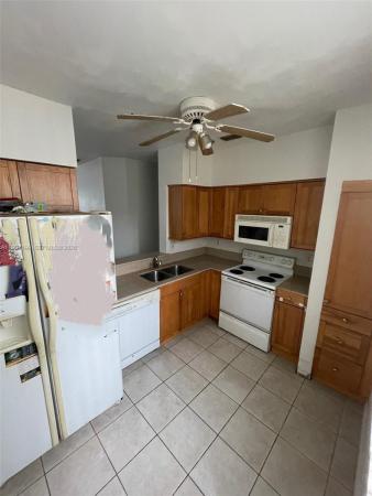 870 NE 212th Ter #3, Unincorporated Dade County, Florida 33179, image 2