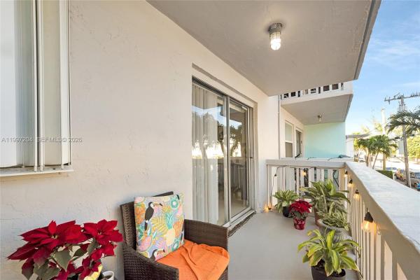 Carlyle Plaza, 7620 Carlyle Ave #204, Miami Beach, Florida 33141, image 2